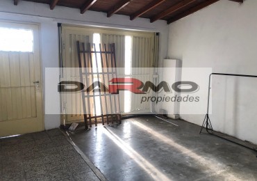 PH 4 AMB AL FRENTE CON GARAJE Y PATIO EN ALQUILER PARA USO COMERCIAL VILLA LUGANO
