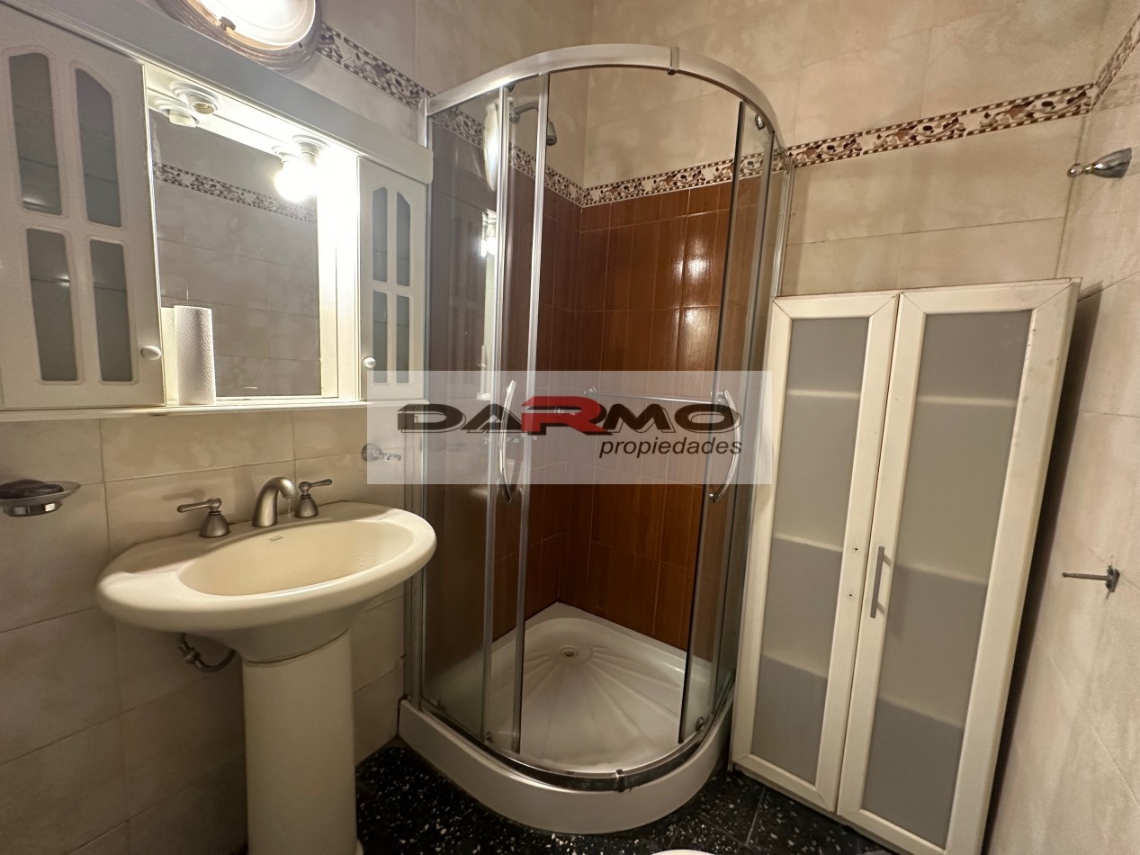 EXCELENTE CASA 3AMB A MTS DE CENTRO COMERCIAL CHILAVERT VILLA LUGANO - GARAJE - PATIO ANDALUZ Y  TERRAZA