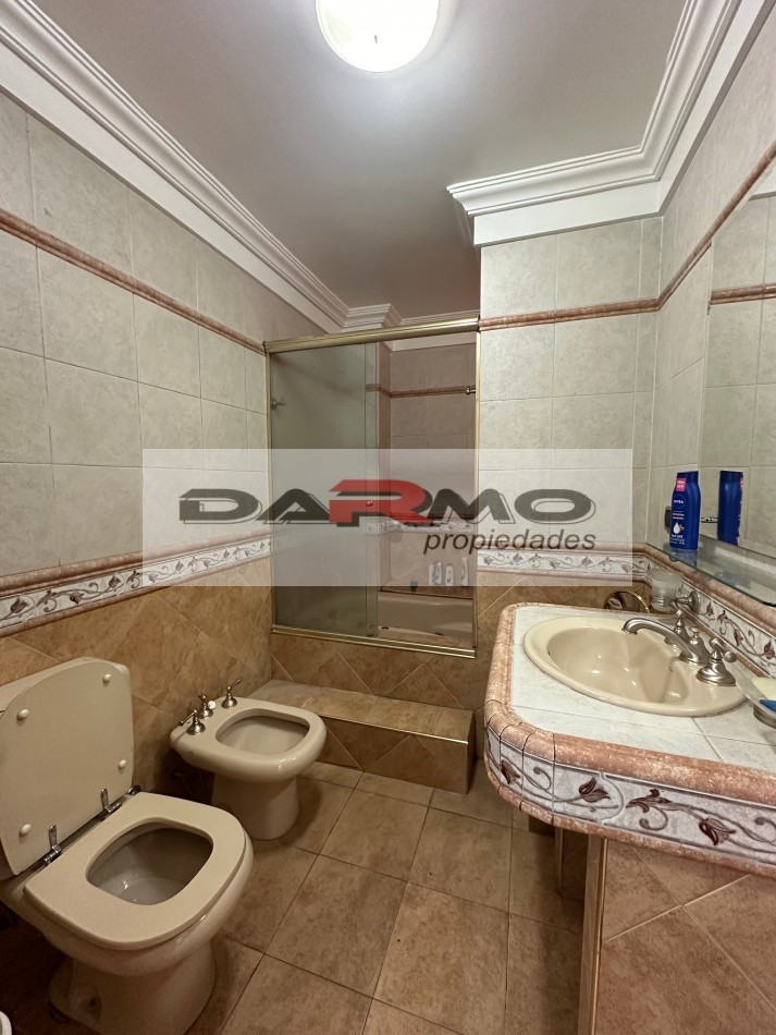 EXCELENTE CASA 9 AMBIENTES IDEAL USO VIVIENDA, COMERCIAL O PROFESIONAL, CLINICA MEDICA, 670 M2 - VILLA LUGANO