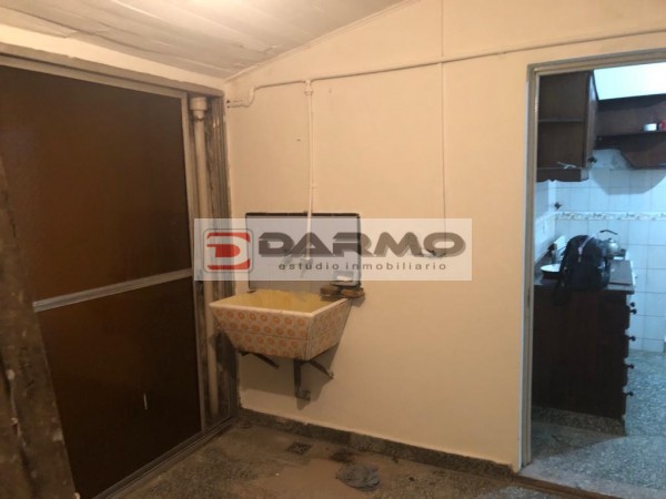 DEPARTAMENTO EN PLANTA BAJA DE 3 AMBIENTES CON GRAN PATIO CON JARDIN - VILLA LUGANO