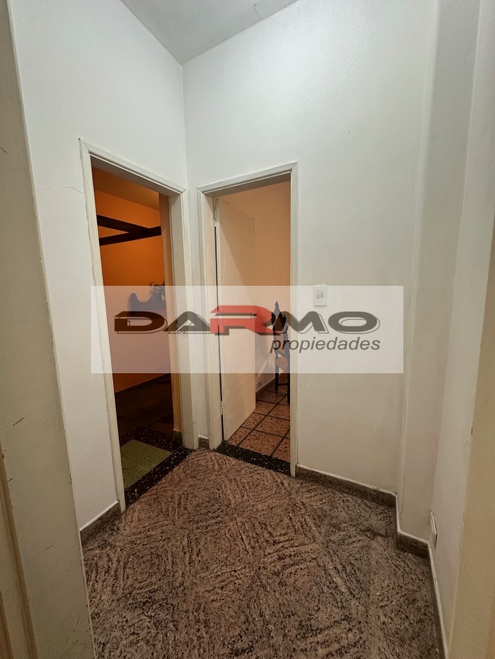 EXCELENTE CASA 3AMB A MTS DE CENTRO COMERCIAL CHILAVERT VILLA LUGANO - GARAJE - PATIO ANDALUZ Y  TERRAZA