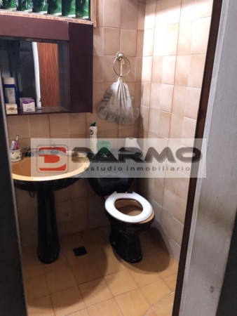 CASA 3 AMBIENTES CON ENTRADA DE AUTO TECHADA EN VILLA RIACHUELO