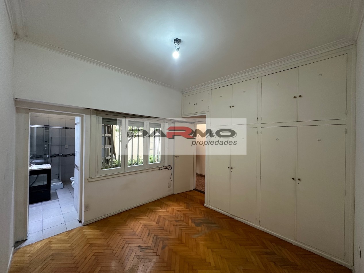 EXCELENTE CASA 3AMB A MTS DE CENTRO COMERCIAL CHILAVERT VILLA LUGANO - GARAJE - PATIO ANDALUZ Y  TERRAZA