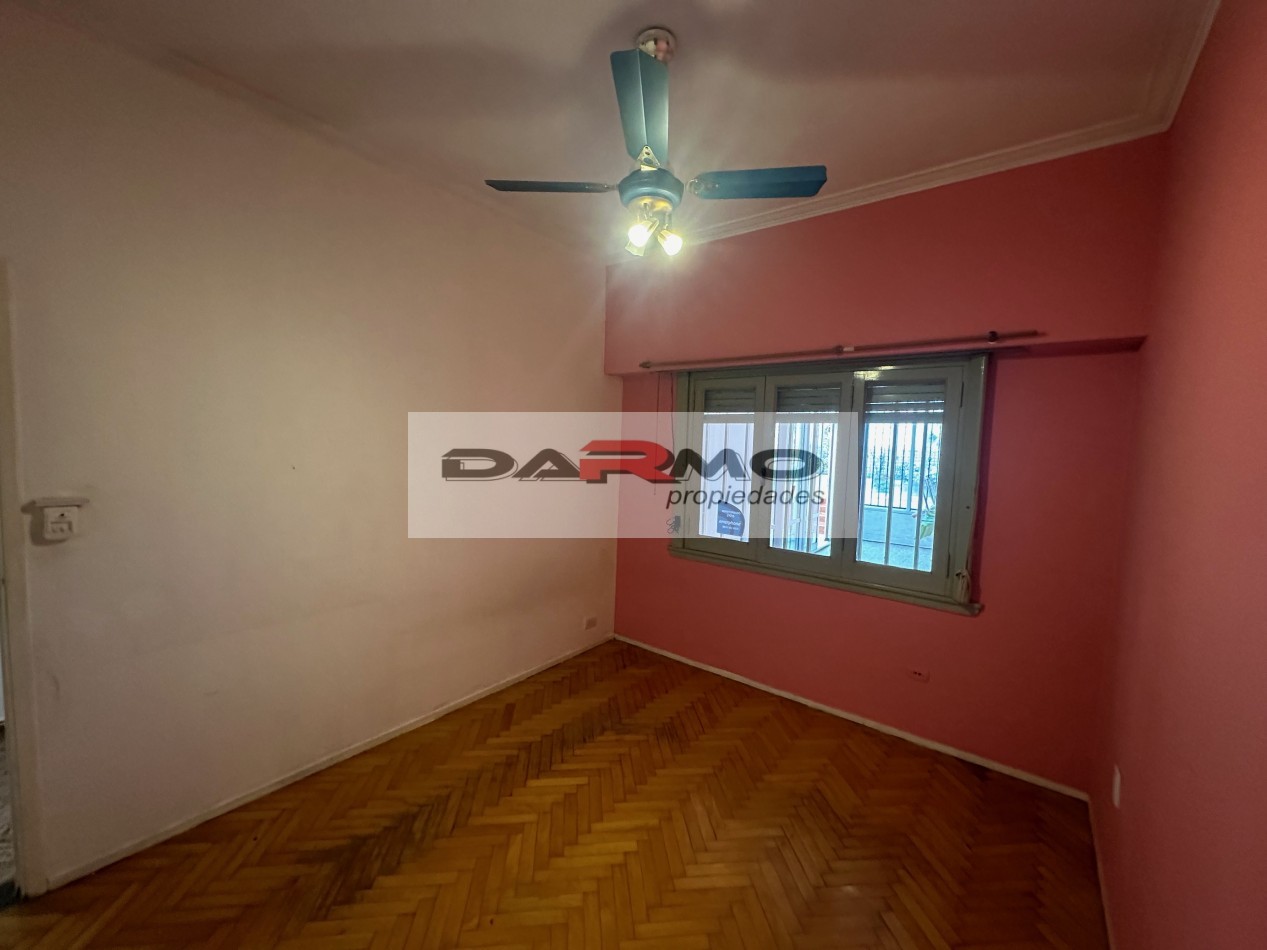 EXCELENTE CASA 3AMB A MTS DE CENTRO COMERCIAL CHILAVERT VILLA LUGANO - GARAJE - PATIO ANDALUZ Y  TERRAZA