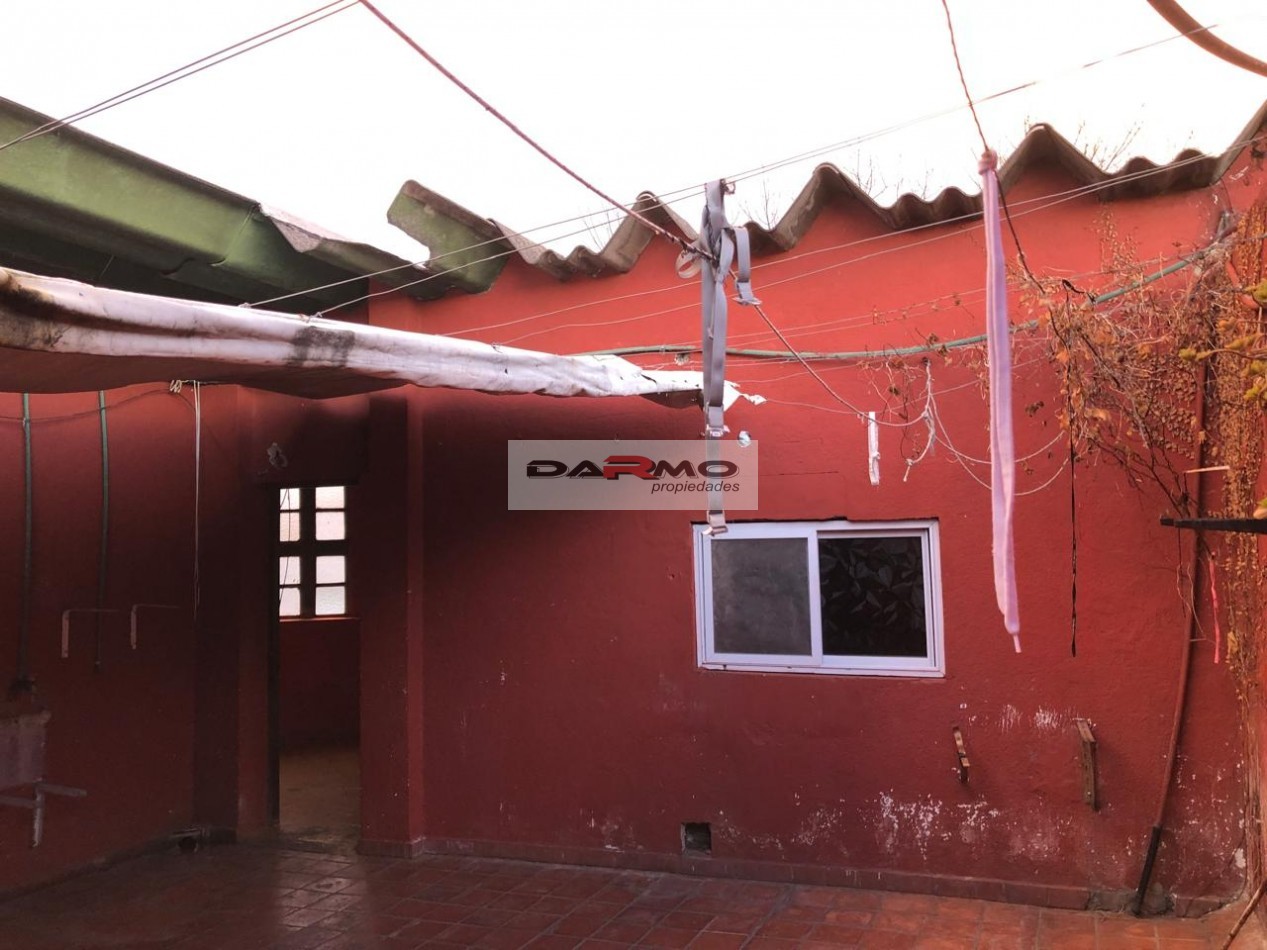 ALQUILER EXCELENTE GALPON CON VIVIENDA DE 5 AMB. ENTRADA DE CAMION 200M2 TOTAL APROX EN VILLA SOLDATI