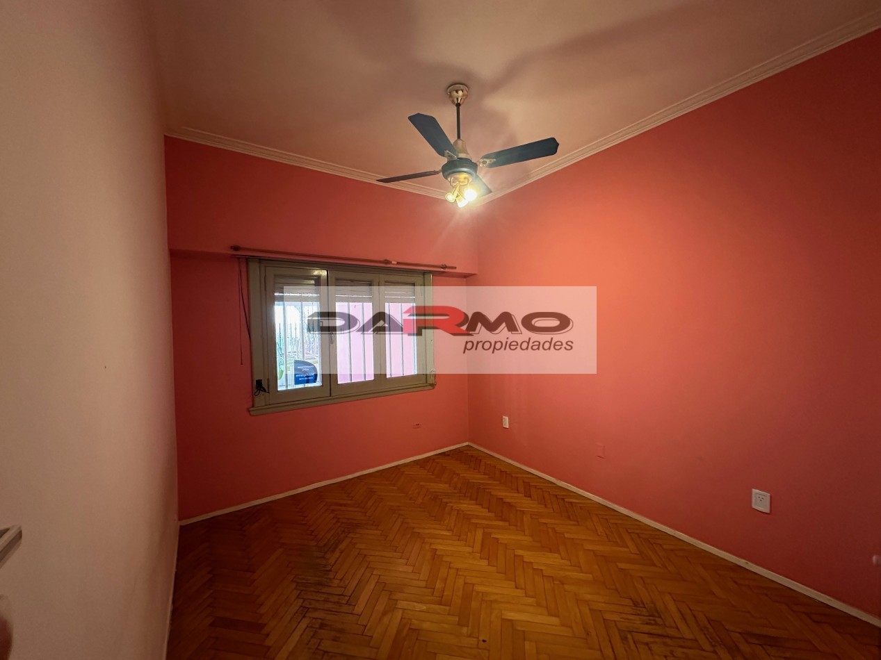 EXCELENTE CASA 3AMB A MTS DE CENTRO COMERCIAL CHILAVERT VILLA LUGANO - GARAJE - PATIO ANDALUZ Y  TERRAZA