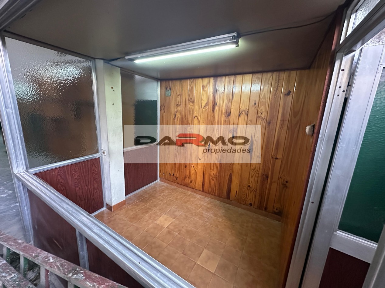 ALQUILER EXCELENTE GALPON INTERNO IDEAL TALLER COSTURA, CALZADO, DEPOSITO, ETC. 150 M2 APROX EN VILLA SOLDATI