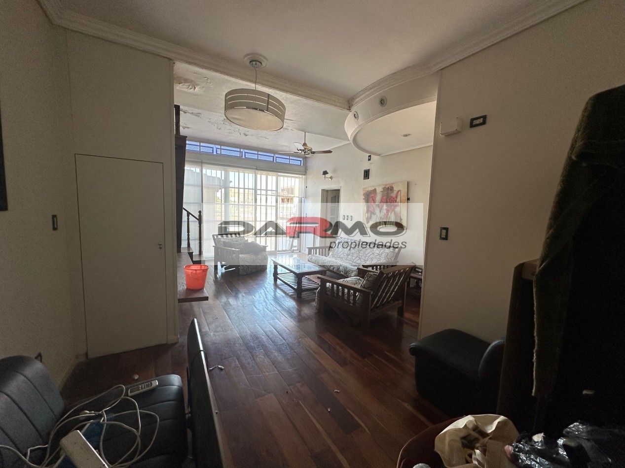 EXCELENTE CASA 9 AMBIENTES IDEAL USO VIVIENDA, COMERCIAL O PROFESIONAL, CLINICA MEDICA, 670 M2 - VILLA LUGANO