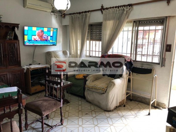 CASA 3 AMBIENTES CON ENTRADA DE AUTO TECHADA EN VILLA RIACHUELO