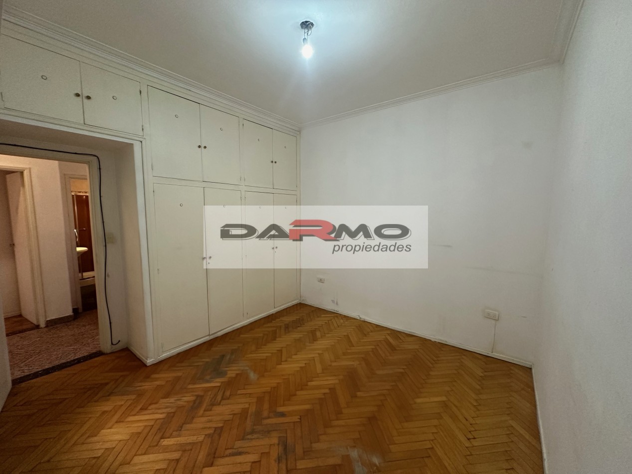 EXCELENTE CASA 3AMB A MTS DE CENTRO COMERCIAL CHILAVERT VILLA LUGANO - GARAJE - PATIO ANDALUZ Y  TERRAZA