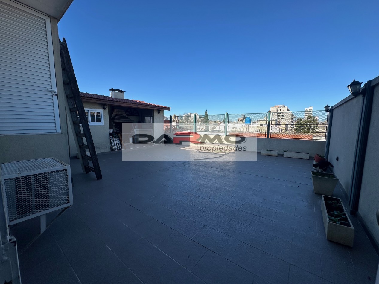 EXCELENTE CASA 9 AMBIENTES IDEAL USO VIVIENDA, COMERCIAL O PROFESIONAL, CLINICA MEDICA, 670 M2 - VILLA LUGANO