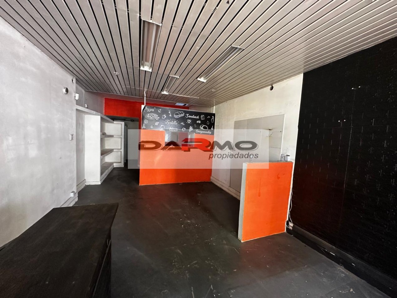 ALQUILER LOCAL EXCELENTE UBICACION TODO DESTINO CENTRO COMERCIAL AV RIESTRA VILLA LUGANO