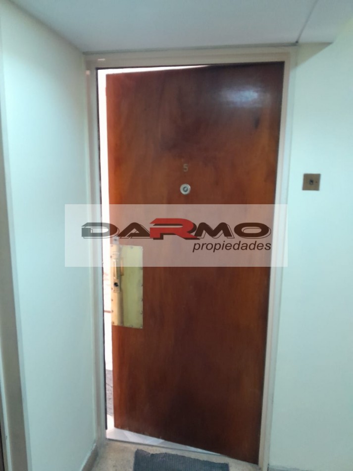 EXCELENTE MONOAMBIENTE EN IMPECABLE ESTADO LATERAL MUY LUMINOSO PROXIMO A LA AV RIVADAVIA